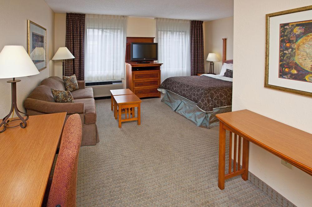 Staybridge Suites Louisville - East By Ihg Екстер'єр фото