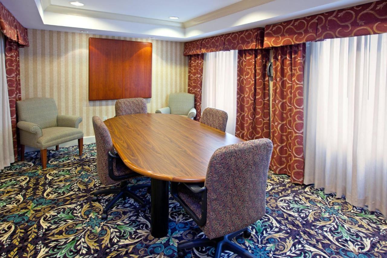 Staybridge Suites Louisville - East By Ihg Екстер'єр фото