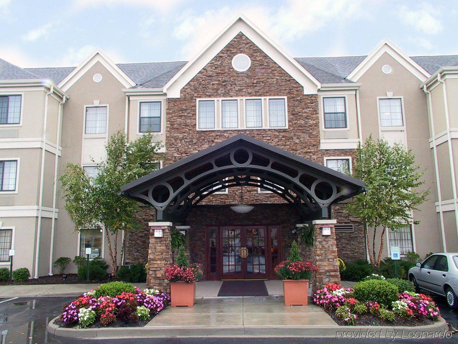 Staybridge Suites Louisville - East By Ihg Екстер'єр фото